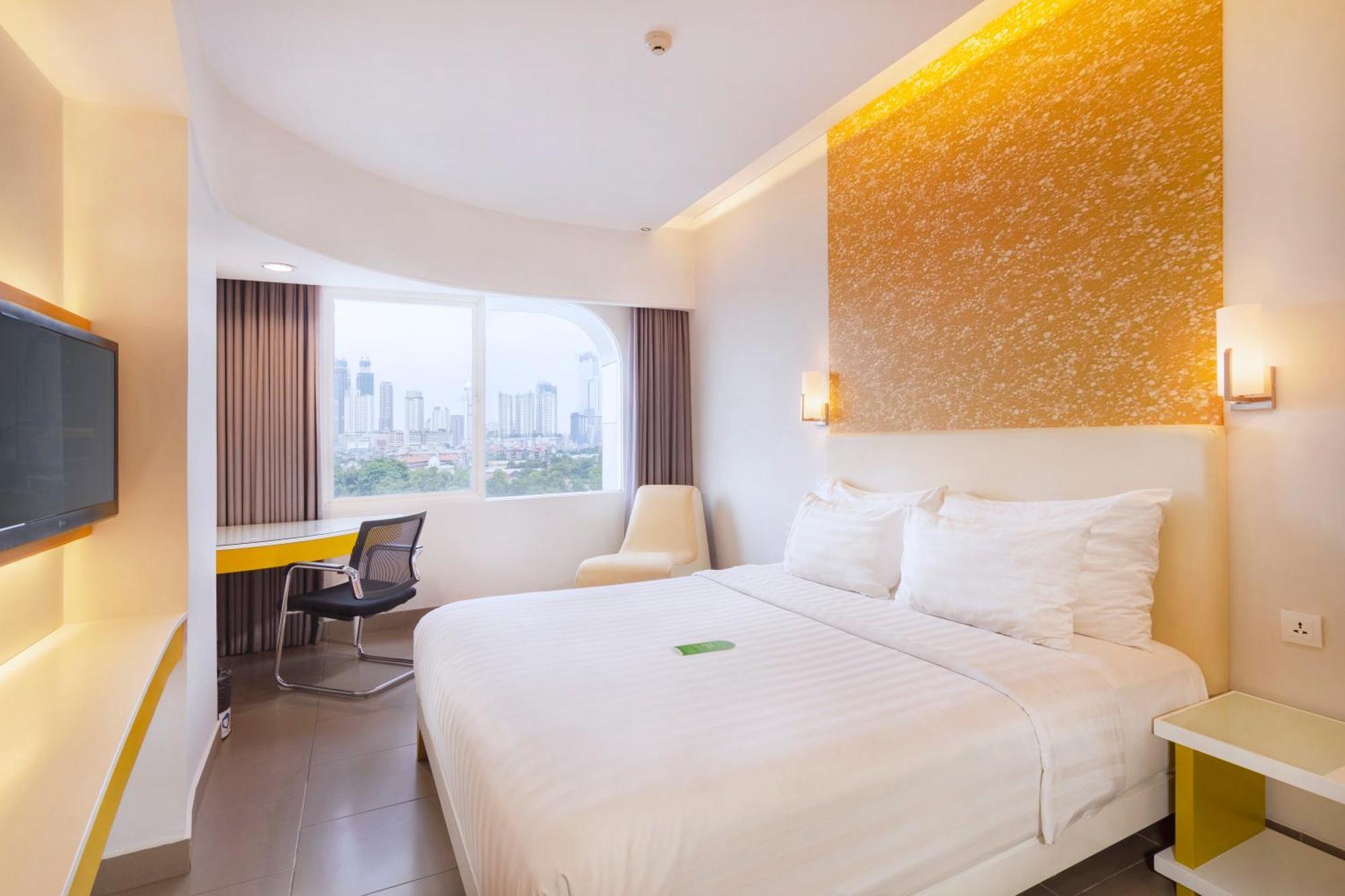Blue Sky Hotel Petamburan Джакарта Экстерьер фото