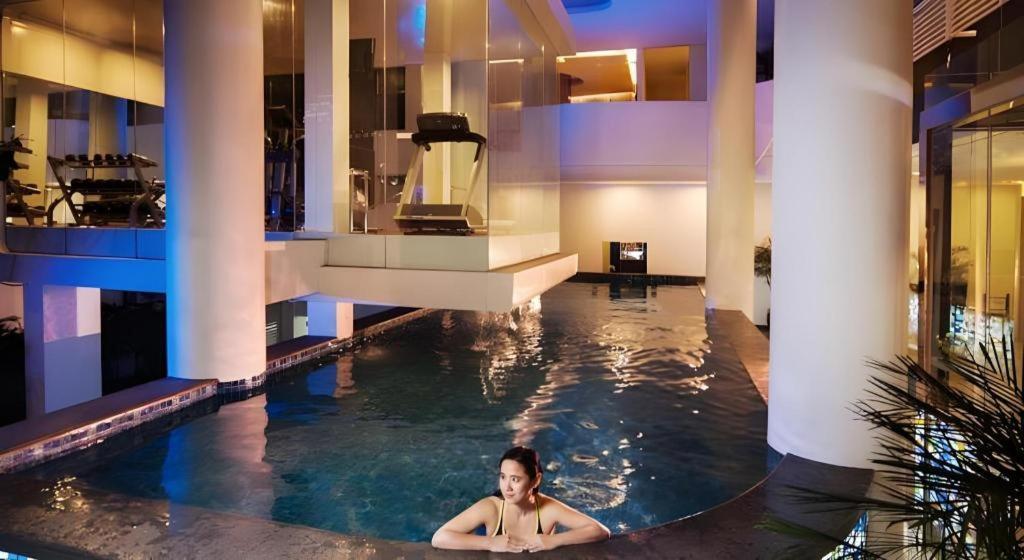 Blue Sky Hotel Petamburan Джакарта Экстерьер фото
