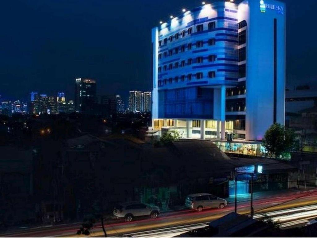 Blue Sky Hotel Petamburan Джакарта Экстерьер фото