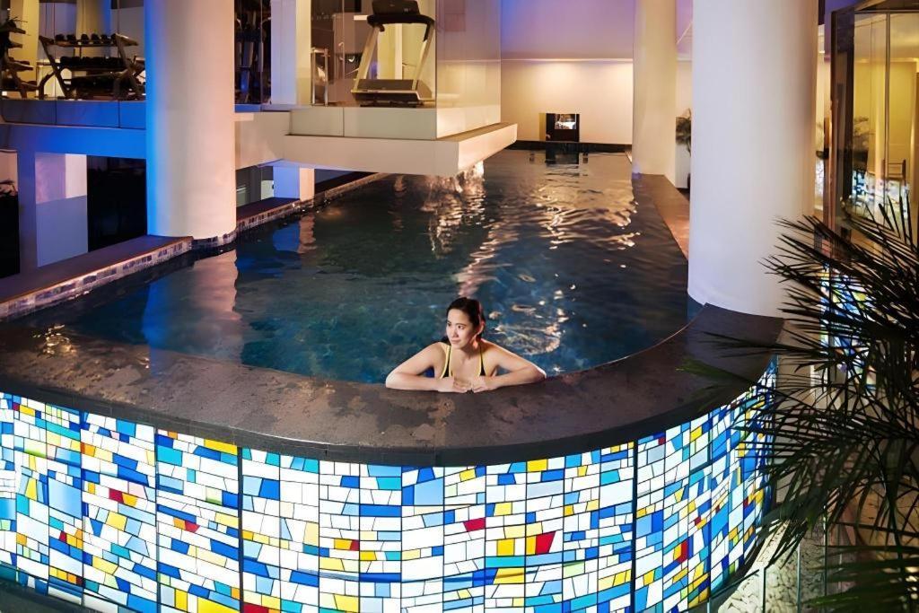 Blue Sky Hotel Petamburan Джакарта Экстерьер фото