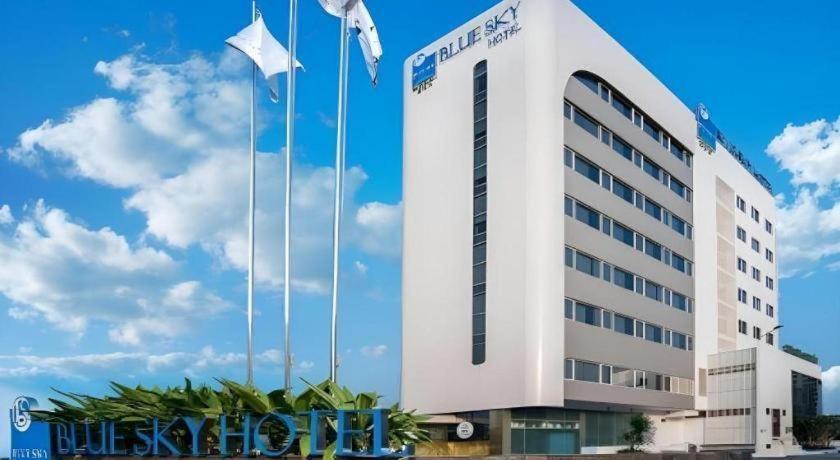 Blue Sky Hotel Petamburan Джакарта Экстерьер фото