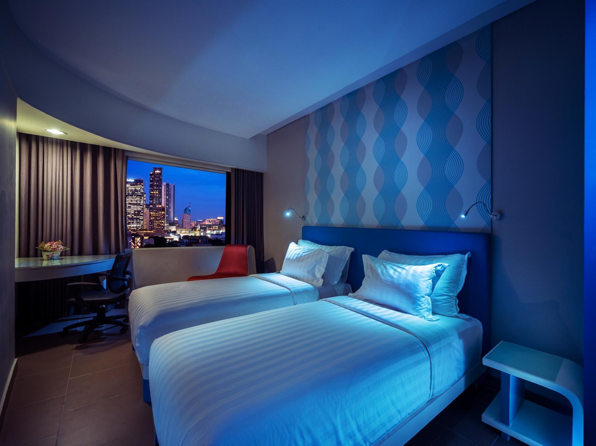 Blue Sky Hotel Petamburan Джакарта Экстерьер фото
